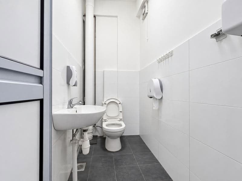 Jurong Gateway, 131 Jurong Gateway Road, Boon Lay / Jurong / Tuas, 1,184 sqft, Shop / Shophouse For Rent, by Lee Hui Jun (Joy), 500268374 - Bathroom - CommercialGuru.com.sg