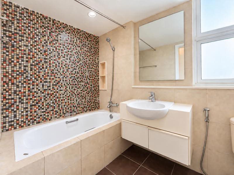 The Esparis, 7 Pasir Ris Drive 4, Pasir Ris / Tampines, 3 Bedrooms, 1,173 sqft, Condominium For Rent, by Sharol Pek, 500268406 - Bathroom - PropertyGuru.com.sg