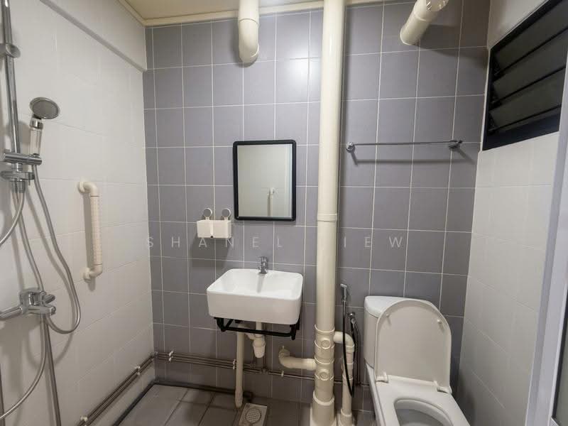 532 Jurong West Street 52, 532 Jurong West Street 52, Boon Lay / Jurong / Tuas, 3 Bedrooms, 1,270 sqft, HDB Flat For Sale, by Shanel Liew, 500268416 - Bathroom - PropertyGuru.com.sg