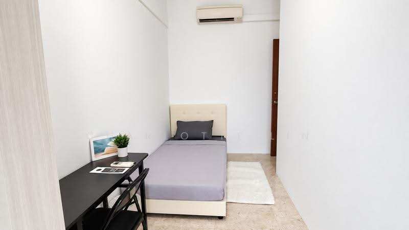 The Anchorage, 370 Alexandra Road, Alexandra / Commonwealth, Room Rental, 120 sqft, Condominium For Rent, by Charlotte Lin, 500268418 - Room 2 - PropertyGuru.com.sg