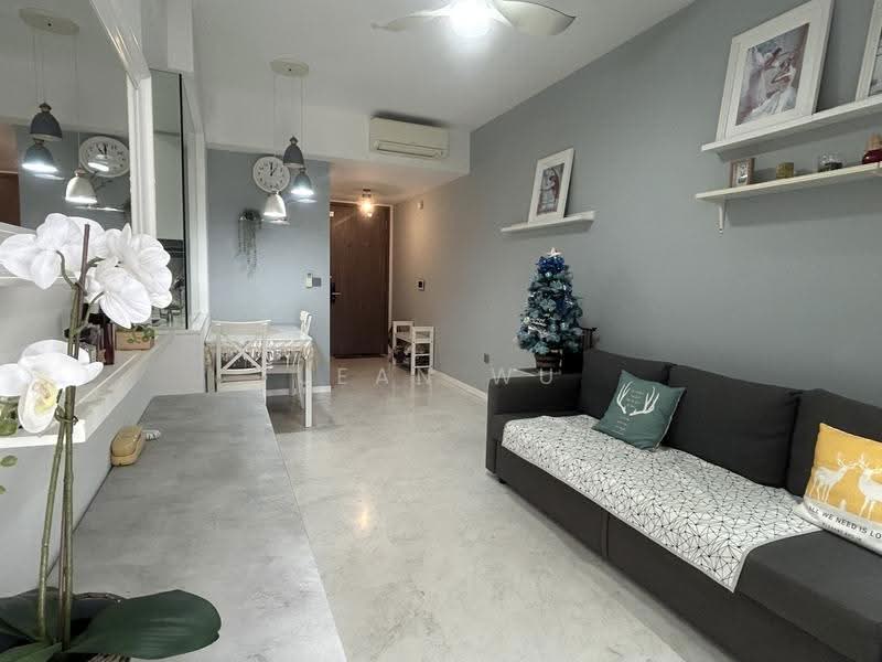 Queens Peak, 3 Dundee Road, Alexandra / Commonwealth, 3 Bedrooms, 840 sqft, Condominium For Sale, by Jean Wu, 500268428 - Living Room - PropertyGuru.com.sg