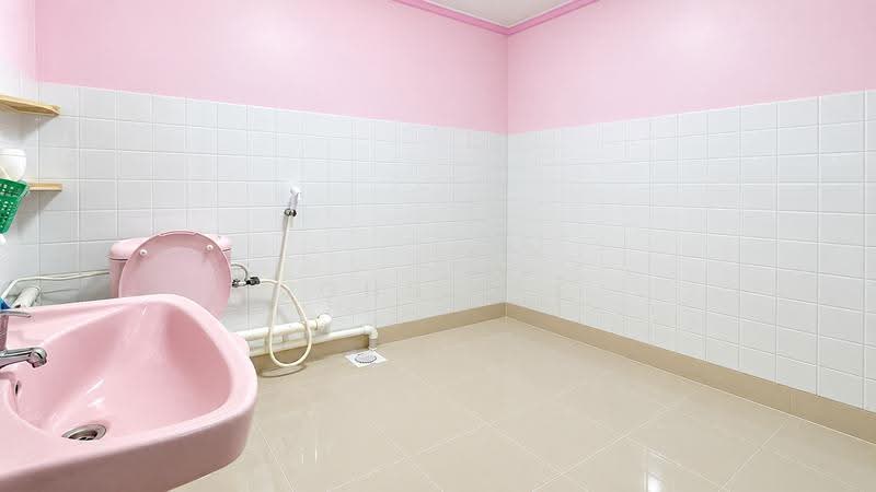 539 Bukit Batok Street 52, 539 Bukit Batok Street 52, Dairy Farm / Bukit Panjang / Choa Chu Kang, 2 Bedrooms, 786 sqft, HDB Flat For Sale, by John Lee, 500268436 - Bathroom - PropertyGuru.com.sg