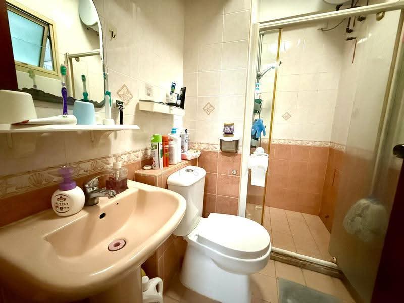 135 Edgedale Plains, 135 Edgedale Plains, Hougang / Punggol / Sengkang, 3 Bedrooms, 1,194 sqft, HDB Flat For Sale, by Chris Tan, 500268464 - Bathroom - PropertyGuru.com.sg