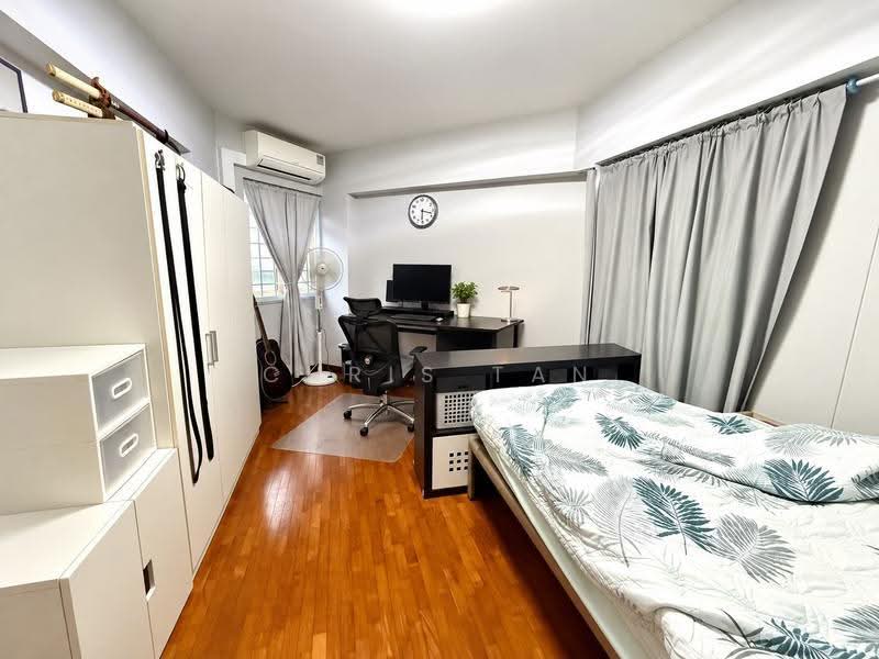 135 Edgedale Plains, 135 Edgedale Plains, Hougang / Punggol / Sengkang, 3 Bedrooms, 1,194 sqft, HDB Flat For Sale, by Chris Tan, 500268464 - Bedroom - PropertyGuru.com.sg
