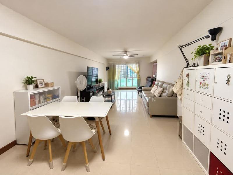 135 Edgedale Plains, 135 Edgedale Plains, Hougang / Punggol / Sengkang, 3 Bedrooms, 1,194 sqft, HDB Flat For Sale, by Chris Tan, 500268464 - Living Room - PropertyGuru.com.sg