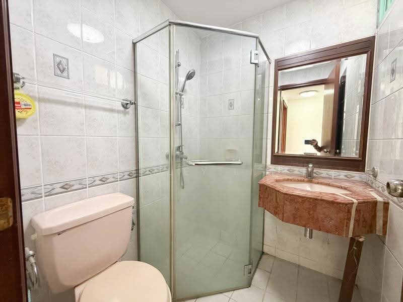 Hazel Park Condo, 15 Hazel Park Condo, Dairy Farm / Bukit Panjang / Choa Chu Kang, 2 Bedrooms, 980 sqft, Condominium For Rent, by Jesley Lim, 500268484 - Bathroom - PropertyGuru.com.sg