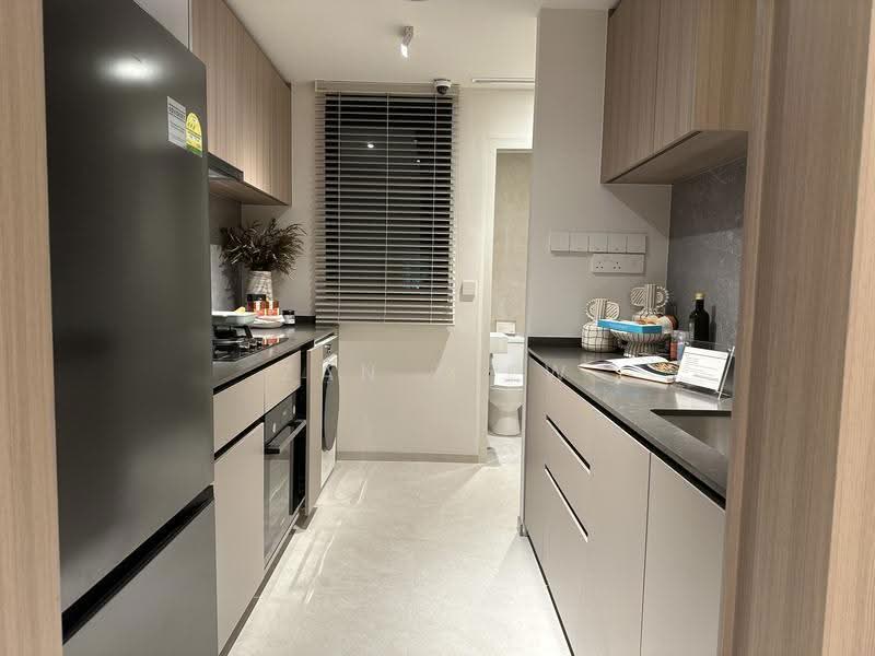 Lucerne Grand, Lakeside Drive, Boon Lay / Jurong / Tuas, 3 Bedrooms, 1,001 sqft, Condominium For Sale, by Zan Kiew, 500268516 - Kitchen - PropertyGuru.com.sg