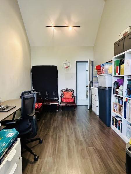 The Summit, 461 Upper East Coast Road, Bedok / Upper East Coast, 3 Bedrooms, 1,249 sqft, Condominium For Sale, by Eleanor Chong, 500268521 - Bedroom - PropertyGuru.com.sg