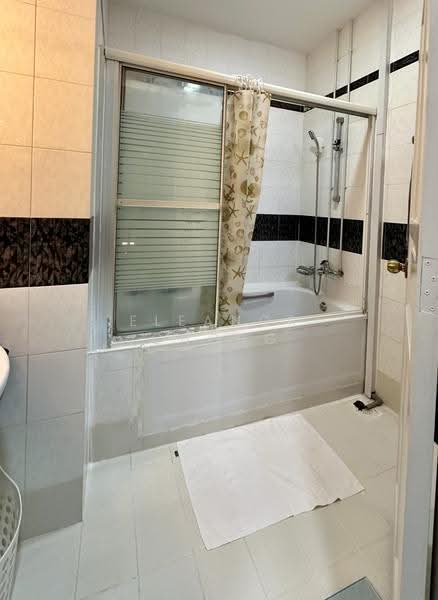 The Summit, 461 Upper East Coast Road, Bedok / Upper East Coast, 3 Bedrooms, 1,249 sqft, Condominium For Sale, by Eleanor Chong, 500268521 - Bathroom - PropertyGuru.com.sg