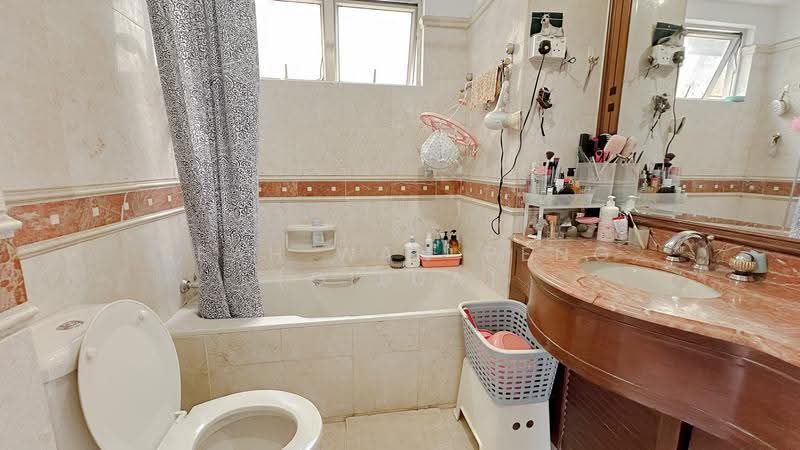 Regent Park, 26 Jalan Lempeng, Buona Vista / West Coast / Clementi New Town, 3 Bedrooms, 1,173 sqft, Condominium For Sale, by Seah Wan Peng (Gilda), 500268530 - Bathroom - PropertyGuru.com.sg