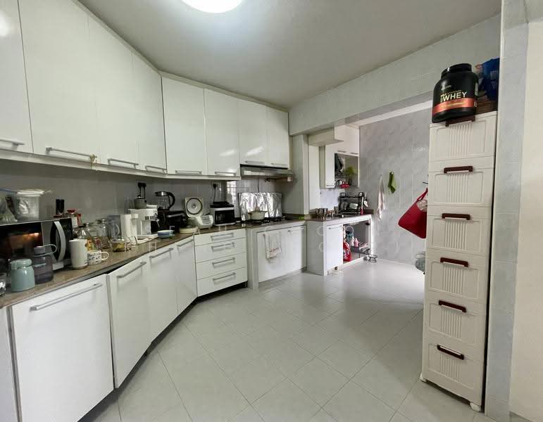Laguna Park, 5000A Marine Parade Road, East Coast / Marine Parade, 3 Bedrooms, 1,453 sqft, Apartment For Sale, by Seah Choon Kheng (Doyz), 500268537 - Large open kitchen - PropertyGuru.com.sg