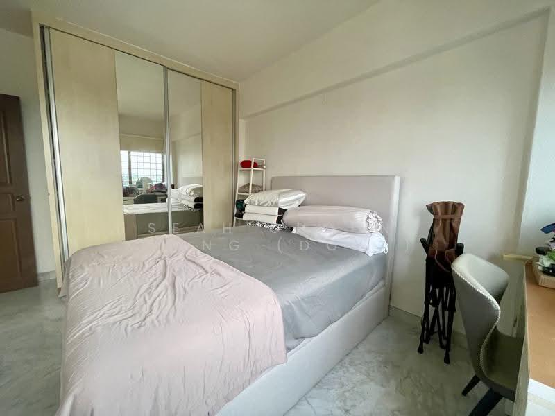 Laguna Park, 5000A Marine Parade Road, East Coast / Marine Parade, 3 Bedrooms, 1,453 sqft, Apartment For Sale, by Seah Choon Kheng (Doyz), 500268537 - Spacious bedroom - PropertyGuru.com.sg