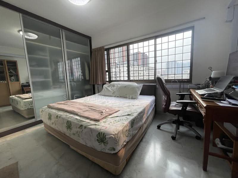 Laguna Park, 5000A Marine Parade Road, East Coast / Marine Parade, 3 Bedrooms, 1,453 sqft, Apartment For Sale, by Seah Choon Kheng (Doyz), 500268537 - Master bedroom - PropertyGuru.com.sg