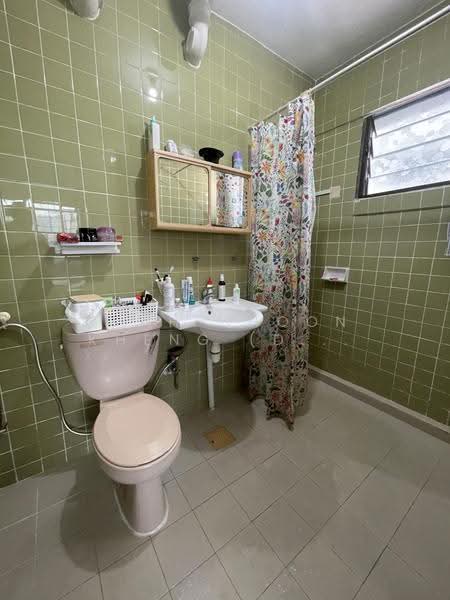 Laguna Park, 5000A Marine Parade Road, East Coast / Marine Parade, 3 Bedrooms, 1,453 sqft, Apartment For Sale, by Seah Choon Kheng (Doyz), 500268537 - Master bathroom - PropertyGuru.com.sg