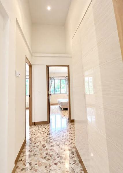 312 Hougang Avenue 5, 312 Hougang Avenue 5, Hougang / Punggol / Sengkang, 3 Bedrooms, 1,431 sqft, HDB Flat For Sale, by Sia Mei Hwan, 500268539 - Corridor - PropertyGuru.com.sg