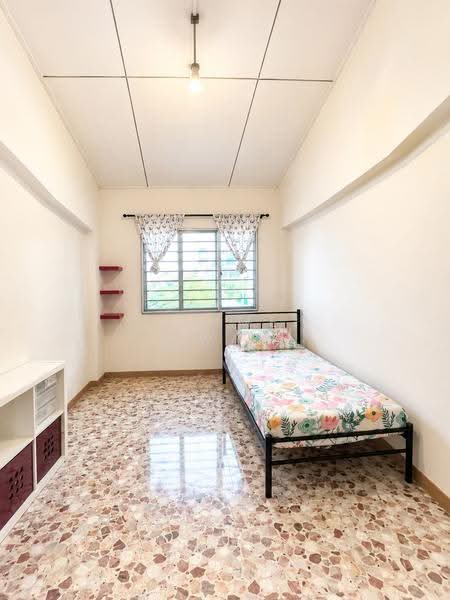 312 Hougang Avenue 5, 312 Hougang Avenue 5, Hougang / Punggol / Sengkang, 3 Bedrooms, 1,431 sqft, HDB Flat For Sale, by Sia Mei Hwan, 500268539 - Bedroom - PropertyGuru.com.sg