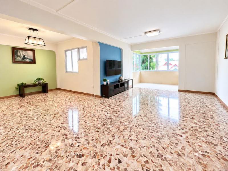 312 Hougang Avenue 5, 312 Hougang Avenue 5, Hougang / Punggol / Sengkang, 3 Bedrooms, 1,431 sqft, HDB Flat For Sale, by Sia Mei Hwan, 500268539 - Living Room - PropertyGuru.com.sg