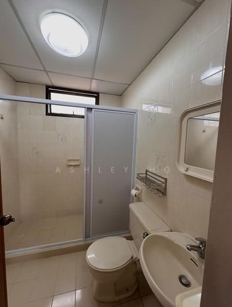 Cashew Heights, 85 Cashew Road, Dairy Farm / Bukit Panjang / Choa Chu Kang, 3 Bedrooms, 1,227 sqft, Condominium For Rent, by Ashley Ho, 500268540 - Bathroom - PropertyGuru.com.sg