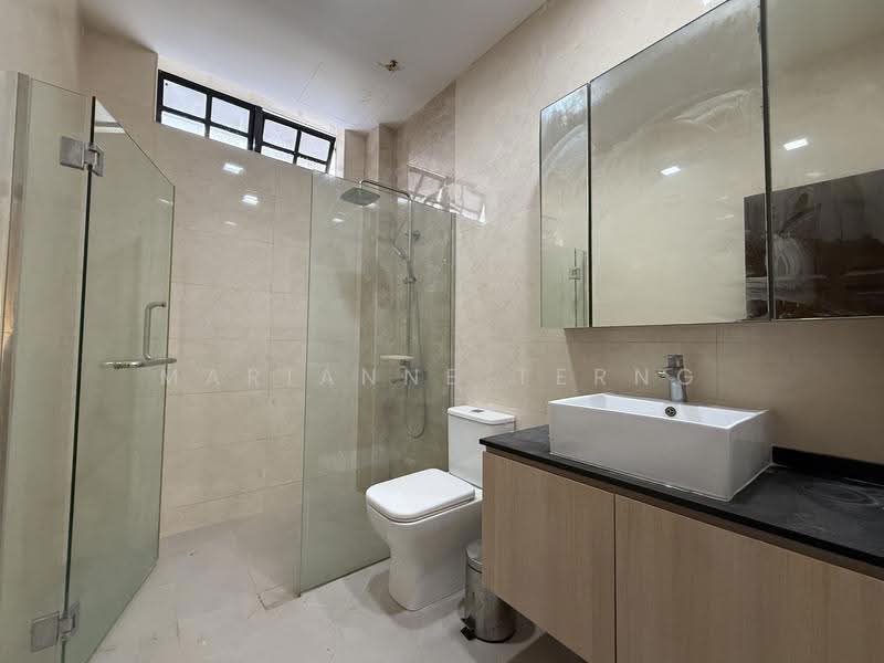 Leith Park, Leith Park | Leith Road | Rosyth Road | Philips Avenue | Chepstow Close | Ripley Crescent | Brighton Crescent | Brighton Avenue | Marlene Avenue | St Helier's Avenue | Serangoon Garden Way | Kovan, Hougang / Punggol / Sengkang, 4 Bedrooms, 3,000 sqft, Corner Terrace For Rent, by Marianne Terng, 500268541 - Bathroom - PropertyGuru.com.sg
