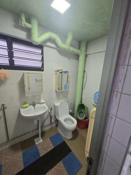 456 Tampines Street 42, 456 Tampines Street 42, Pasir Ris / Tampines, 3 Bedrooms, 1,313 sqft, HDB Flat For Sale, by Nasser A L, 500268575 - Bathroom - PropertyGuru.com.sg