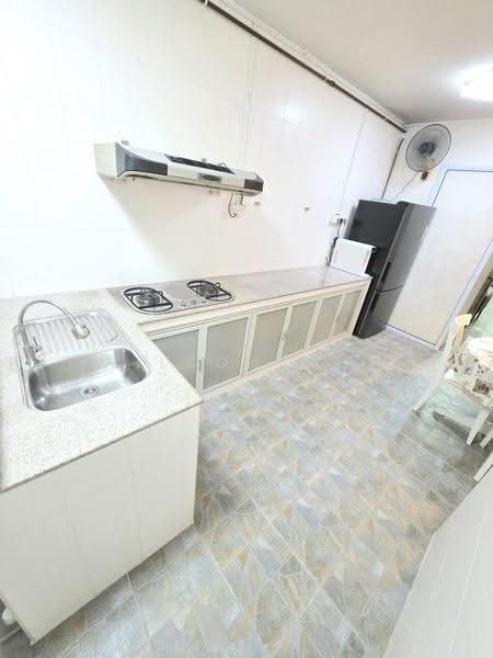 232 Pending Road, 232 Pending Road, Dairy Farm / Bukit Panjang / Choa Chu Kang, 2 Bedrooms, 721 sqft, HDB Flat For Sale, by Wilson Neo, 500268577 - Kitchen - PropertyGuru.com.sg