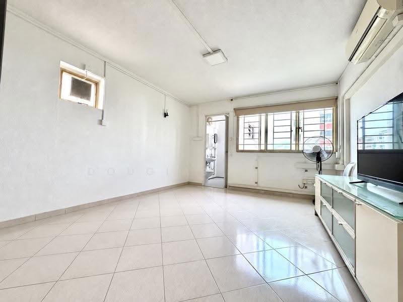 624 Hougang Avenue 8, 624 Hougang Avenue 8, Hougang / Punggol / Sengkang, 3 Bedrooms, 1,313 sqft, HDB Flat For Sale, by Douglas Chew, 500268579 - Living Room - PropertyGuru.com.sg