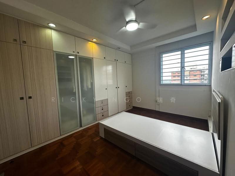 5 Farrer Road, 5 Farrer Road, Tanglin / Holland / Bukit Timah, Room Rental, 150 sqft, HDB Flat For Rent, by Ricky Ngo 瑞奇, 500268581 - Bedroom - PropertyGuru.com.sg