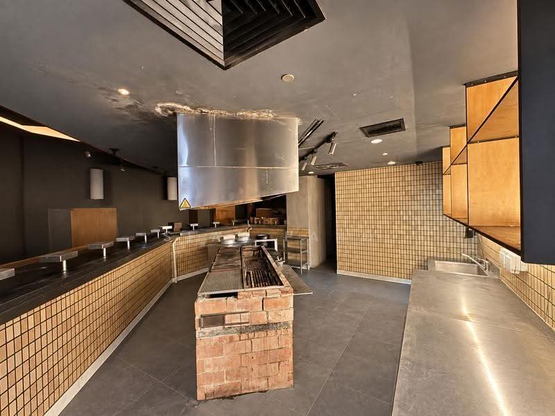Prime L1 F&B Space with Excellent Frontage @ Orchard Road | Rarely available, Orchard / River Valley, 2,379 sqft, Food & Beverage For Rent, by Sean Pang, 500268611 - Kitchen - CommercialGuru.com.sg