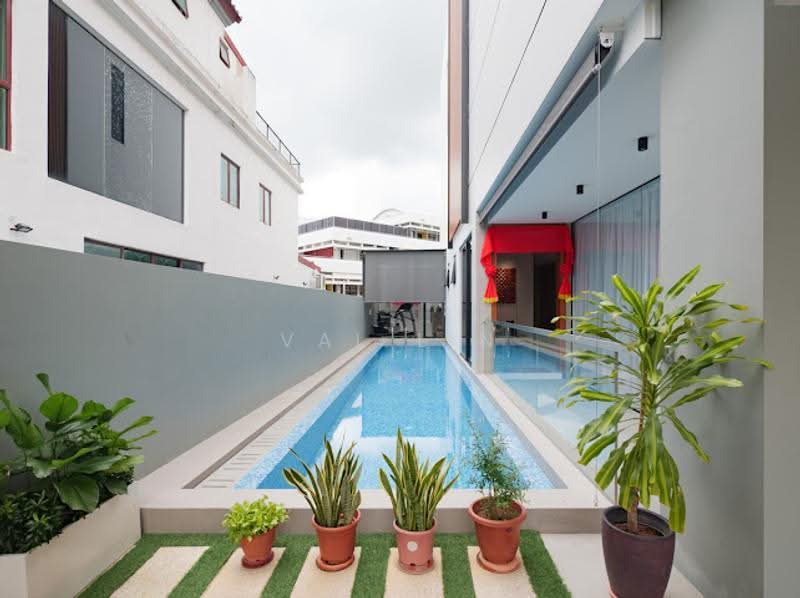 ✦ GIANT ✦ Almost New Move In Ready Semi-D 2.5sty with Pool Lift EV I Near Kembangan MRT B, Almost New! Rebuilt Huge Build Semi D w Lift Multi Gen Living, Eunos / Geylang / Paya Lebar, 7 Bedrooms, 5,678 sqft, Semi-Detached House For Sale, by Val Lin, 500268614 - Exterior - PropertyGuru.com.sg