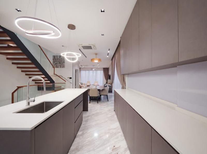 ✦ GIANT ✦ Almost New Move In Ready Semi-D 2.5sty with Pool Lift EV I Near Kembangan MRT B, Almost New! Rebuilt Huge Build Semi D w Lift Multi Gen Living, Eunos / Geylang / Paya Lebar, 7 Bedrooms, 5,678 sqft, Semi-Detached House For Sale, by Val Lin, 500268614 - Kitchen - PropertyGuru.com.sg