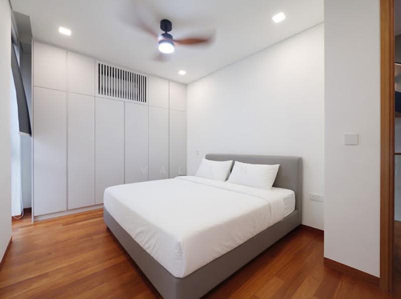 ✦ GIANT ✦ Almost New Move In Ready Semi-D 2.5sty with Pool Lift EV I Near Kembangan MRT B, Almost New! Rebuilt Huge Build Semi D w Lift Multi Gen Living, Eunos / Geylang / Paya Lebar, 7 Bedrooms, 5,678 sqft, Semi-Detached House For Sale, by Val Lin, 500268614 - Bedroom - PropertyGuru.com.sg