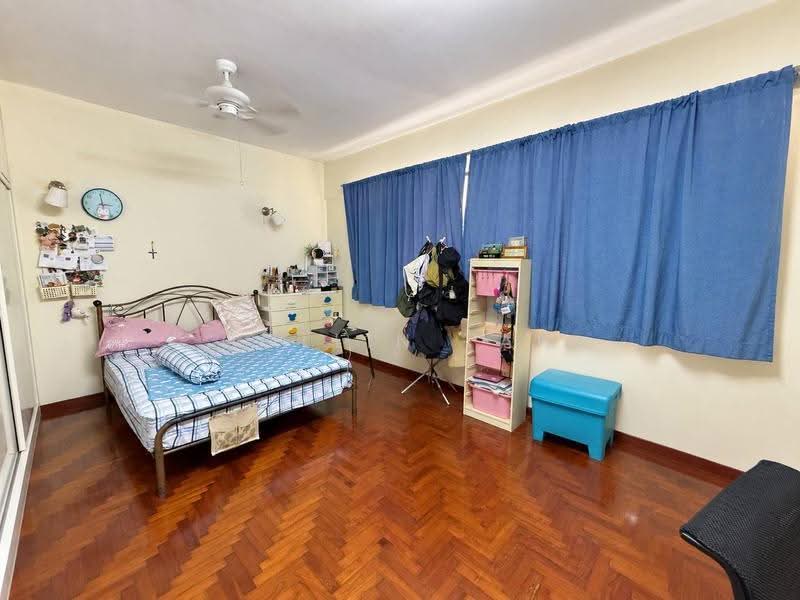SPACIOUS 2.5-STOREY INTER-TERRACE IN KEMBANGAN ESTATE, Eunos / Geylang / Paya Lebar, 5 Bedrooms, 4,500 sqft, Terraced House For Sale, by Collin Tan, 500268617 - PropertyGuru.com.sg