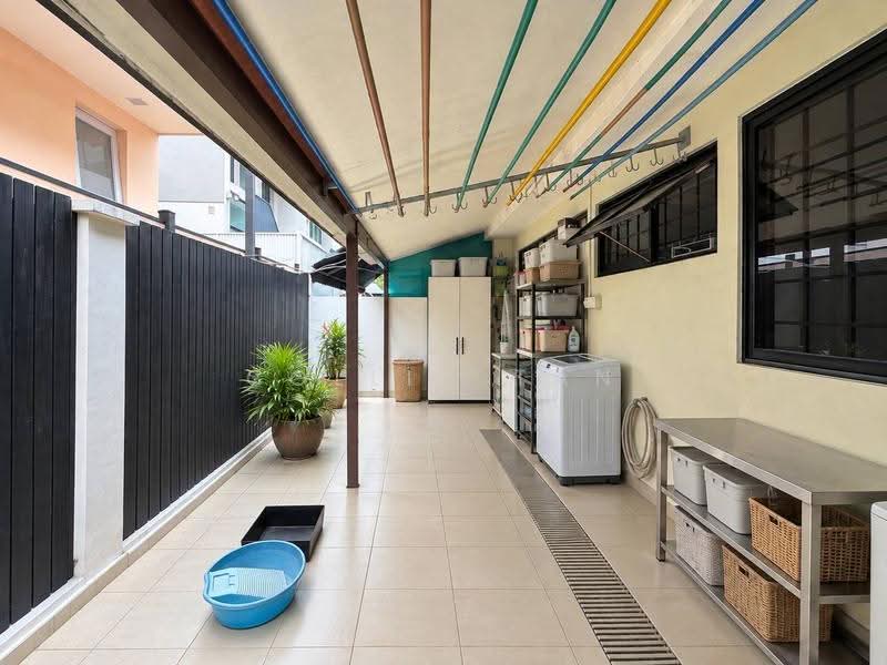 SPACIOUS 2.5-STOREY INTER-TERRACE IN KEMBANGAN ESTATE, Eunos / Geylang / Paya Lebar, 5 Bedrooms, 4,500 sqft, Terraced House For Sale, by Collin Tan, 500268617 - PropertyGuru.com.sg
