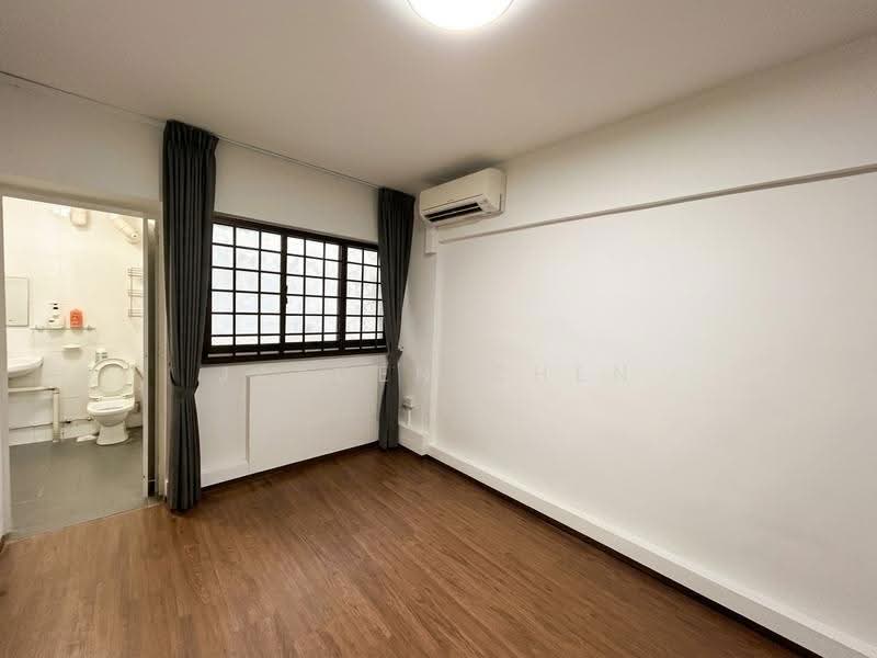 518 Jurong West Street 52, 518 Jurong West Street 52, Boon Lay / Jurong / Tuas, 2 Bedrooms, 797 sqft, HDB Flat For Rent, by Jayden Chen, 500268618 - Bathroom - PropertyGuru.com.sg