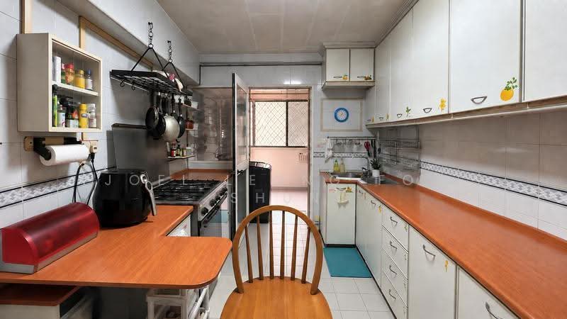 682 Choa Chu Kang Crescent, 682 Choa Chu Kang Crescent, Dairy Farm / Bukit Panjang / Choa Chu Kang, 4 Bedrooms, 1,324 sqft, HDB Flat For Sale, by Joel Leong Foo Shun, 500268619 - Kitchen - PropertyGuru.com.sg