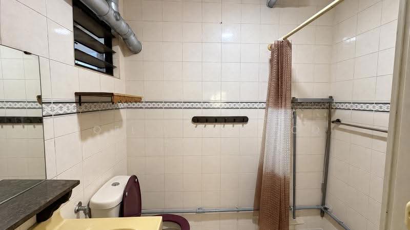 682 Choa Chu Kang Crescent, 682 Choa Chu Kang Crescent, Dairy Farm / Bukit Panjang / Choa Chu Kang, 4 Bedrooms, 1,324 sqft, HDB Flat For Sale, by Joel Leong Foo Shun, 500268619 - Bathroom - PropertyGuru.com.sg
