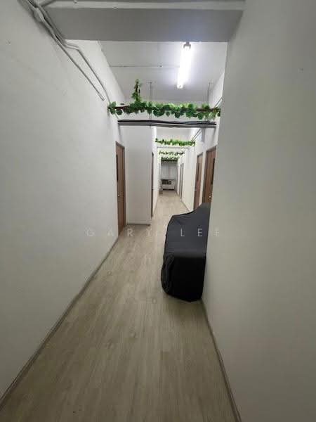 Tong Lee Building, 35 Kallang Pudding Road, Macpherson / Potong Pasir, 300 sqft, Light Industrial (B1) For Rent, by Gary Lee, 500268621 - Corridor - CommercialGuru.com.sg