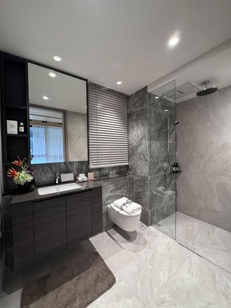 Lucerne Grand, Lakeside Drive, Boon Lay / Jurong / Tuas, 3 Bedrooms, 1,001 sqft, Condominium For Sale, by Brad Poh 傅杨评, 500268622 - Bathroom - PropertyGuru.com.sg