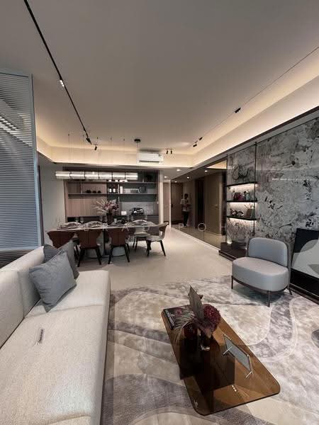 Lucerne Grand, Lakeside Drive, Boon Lay / Jurong / Tuas, 4 Bedrooms, 1,432 sqft, Condominium For Sale, by Brad Poh 傅杨评, 500268623 - Living Room - PropertyGuru.com.sg