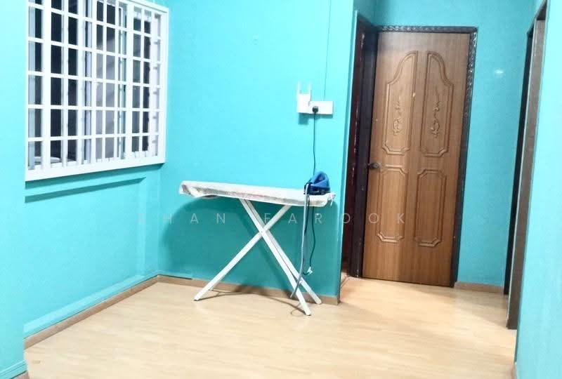 524 Hougang Avenue 6, 524 524, Hougang / Punggol / Sengkang, 3 Bedrooms, 1,130 sqft, HDB Flat For Sale, by Shan Farook, 500268630 - BIG SPACIOUS WALKWAY - PropertyGuru.com.sg