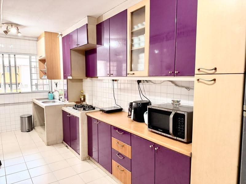 524 Hougang Avenue 6, 524 524, Hougang / Punggol / Sengkang, 3 Bedrooms, 1,130 sqft, HDB Flat For Sale, by Shan Farook, 500268630 - NICE LONG KITCHEN - PropertyGuru.com.sg