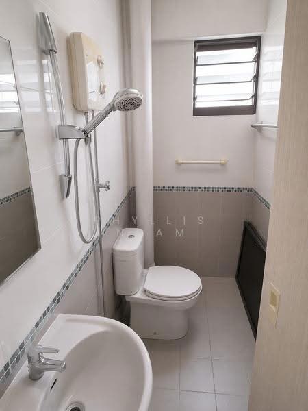 725 Yishun Street 71, 725 Yishun Street 71, Sembawang / Yishun, 2 Bedrooms, 797 sqft, HDB Flat For Rent, by Phyllis Ngam, 500268636 - Bathroom - PropertyGuru.com.sg