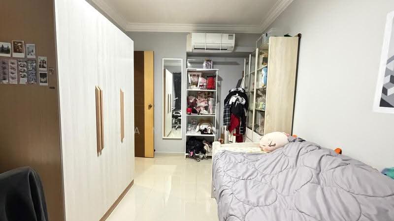 114 Rivervale Walk, 114 Rivervale Walk, Hougang / Punggol / Sengkang, 3 Bedrooms, 1,313 sqft, HDB Flat For Sale, by James Yeo, 500268647 - Bedroom - PropertyGuru.com.sg