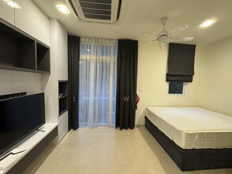 Parc Imperial, 253 Pasir Panjang Road, Buona Vista / West Coast / Clementi New Town, 1 Bedroom, 388 sqft, Condominium For Sale, by Lyn Kwan, 500268651 - Bedroom - PropertyGuru.com.sg