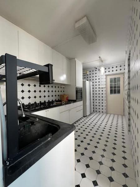 349 Yishun Avenue 11, 349 Yishun Avenue 11, Sembawang / Yishun, 3 Bedrooms, 1,109 sqft, HDB Flat For Sale, by Sherry Ang, 500268652 - Kitchen - PropertyGuru.com.sg
