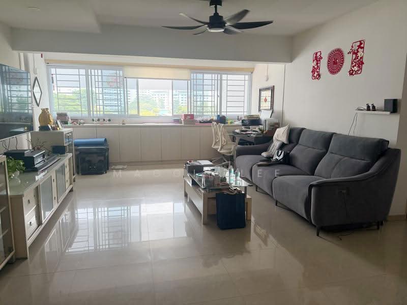 718 Bedok Reservoir Road, 718 Bedok Reservoir Road, Bedok / Upper East Coast, 3 Bedrooms, 1,423 sqft, HDB Flat For Sale, by Maggie Lee, 500268661 - Living Room - PropertyGuru.com.sg