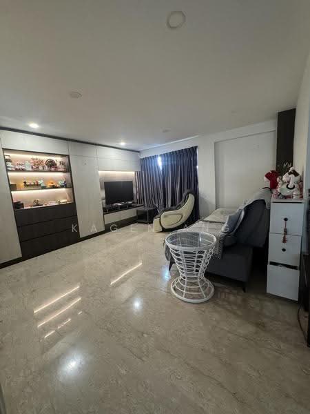 317 Serangoon Avenue 2, 317 Serangoon Avenue 2, Hougang / Punggol / Sengkang, 5 Bedrooms, 1,650 sqft, HDB Flat For Sale, by Kagen Ang, 500268663 - Living Room - PropertyGuru.com.sg