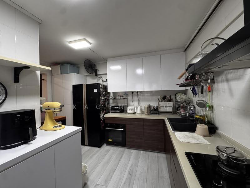 317 Serangoon Avenue 2, 317 Serangoon Avenue 2, Hougang / Punggol / Sengkang, 5 Bedrooms, 1,650 sqft, HDB Flat For Sale, by Kagen Ang, 500268663 - Kitchen - PropertyGuru.com.sg