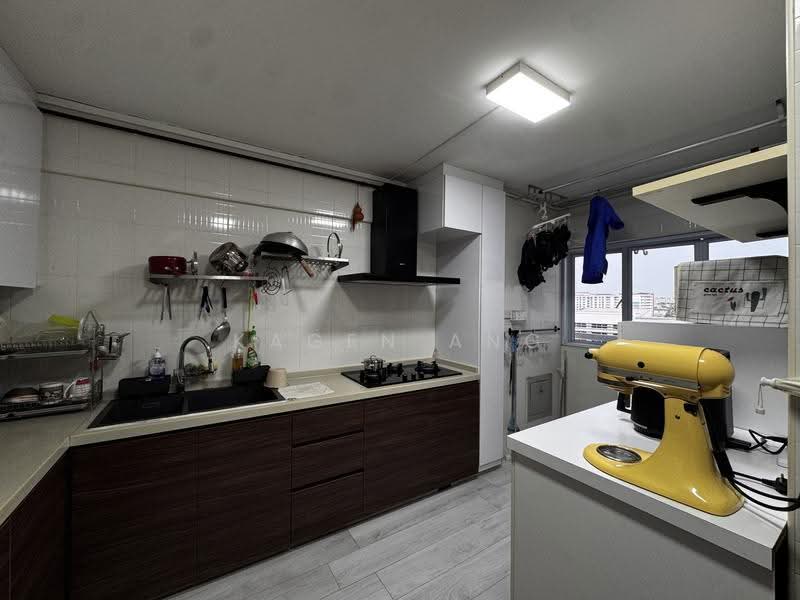 317 Serangoon Avenue 2, 317 Serangoon Avenue 2, Hougang / Punggol / Sengkang, 5 Bedrooms, 1,650 sqft, HDB Flat For Sale, by Kagen Ang, 500268663 - Kitchen - PropertyGuru.com.sg