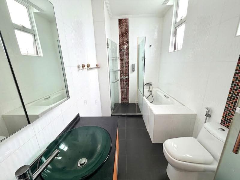 Burgundy Hill, Burgundy Drive, Dairy Farm / Bukit Panjang / Choa Chu Kang, 5 Bedrooms, 3,350 sqft, Semi-Detached House For Sale, by Ben Lee, 500268687 - Bathroom - PropertyGuru.com.sg